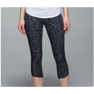 Lululemon Hot To Street Crop Pants 6 Brushed Animal Black Biggie Print Casual